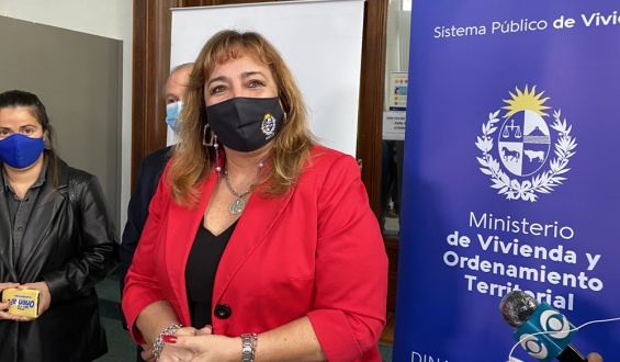 Ministra Moreira se neg� a hablar de su mensaje sobre "colocar" militantes de Cabildo Abierto