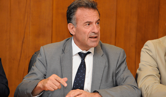 Salinas: "La vacunaci�n es el �nico camino para salir de la pandemia"