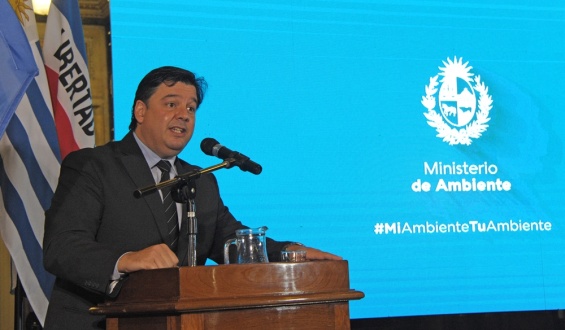 Pe�a anuncia inversiones en saneamiento