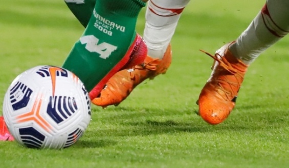 Bolivia confirma casos de la covid-19 antes de su debut contra Paraguay