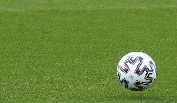 Cristian 'Cebolla' Rodr�guez lleva a Plaza Colonia a la cima