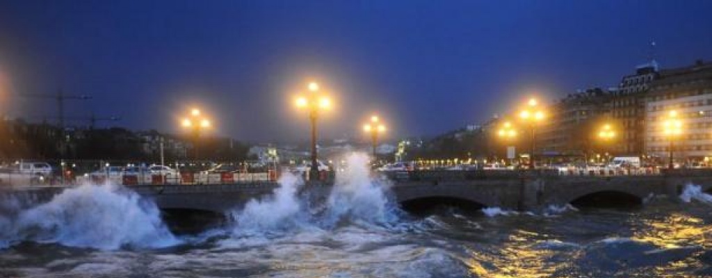 Temporal de viento y lluvia deja dos muertos en Espaa