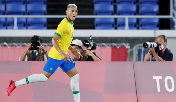 Richarlison destroza a Alemania con un triplete en la primera parte