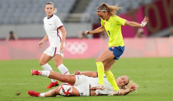 Naeher evita el k.o de EEUU, Brasil se despide 