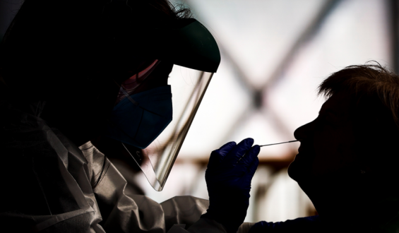 Hay 45 casos activos de variante delta y uno de alfa y lambda