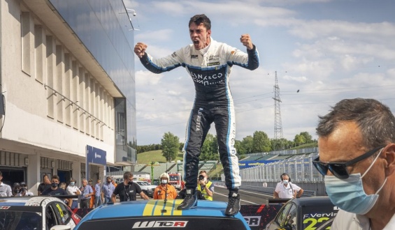 Santiago Urrutia gan� y ascendi� al segundo lugar del Mundial 