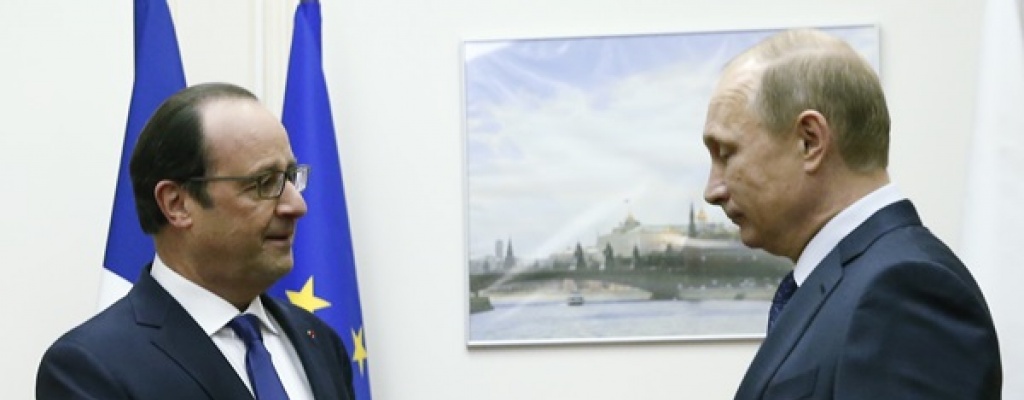 Hollande pidi a Putin que evite "muros" entre Occidente y Rusia