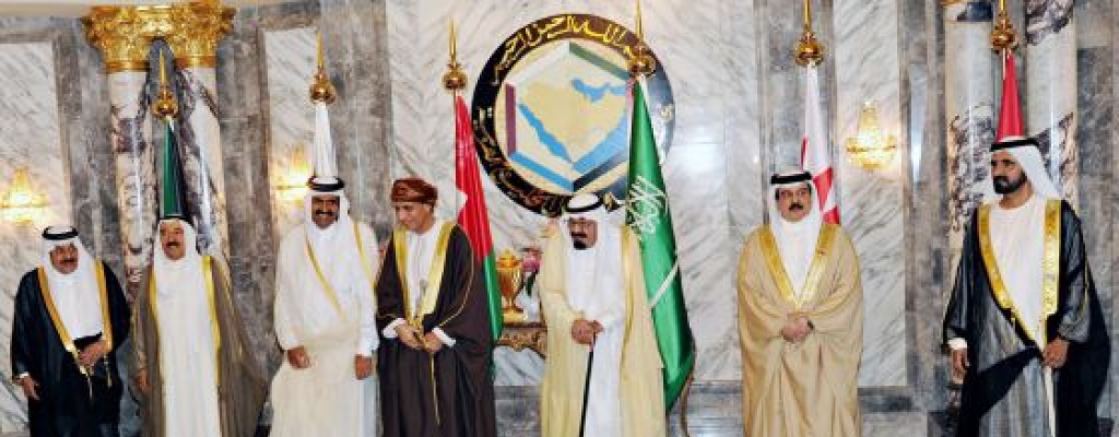 Monarquas del Golfo exigen a milicia chiita retirarse de la capital de Yemen