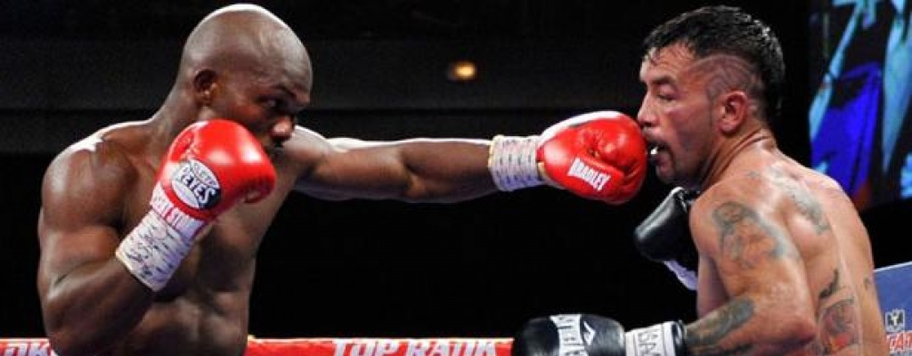Combate entre Timothy Bradley y el argentino Diego Chaves termin en empate