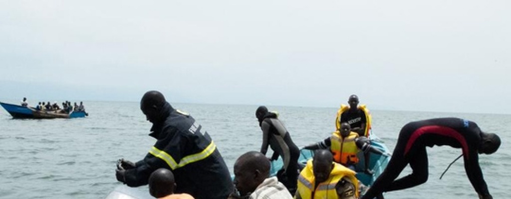 Por lo menos 129 muertos en naufragio en lago de RD Congo