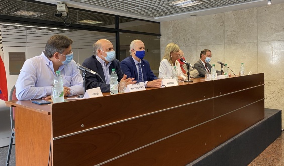 Coalicin de gobierno oficializ su campaa a favor de la LUC