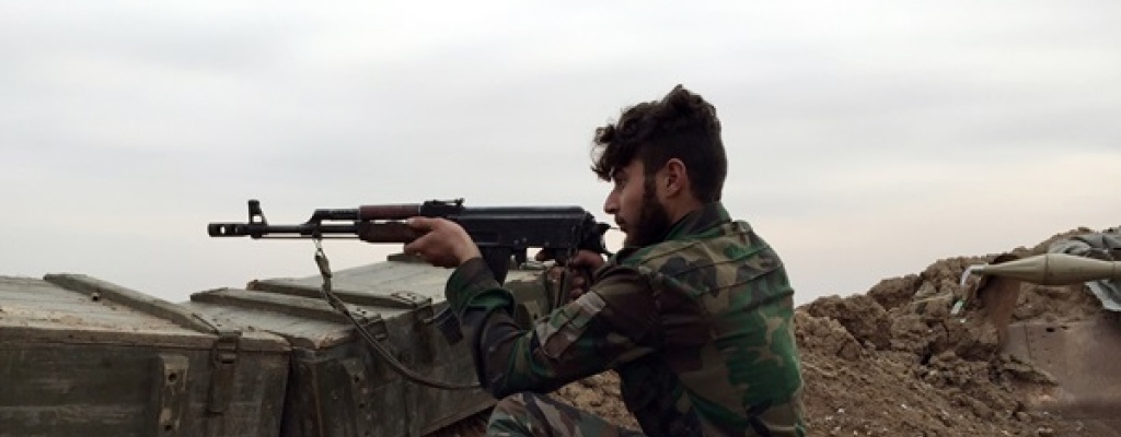 Casi 200 muertos en enfrentamiento en base militar de Siria