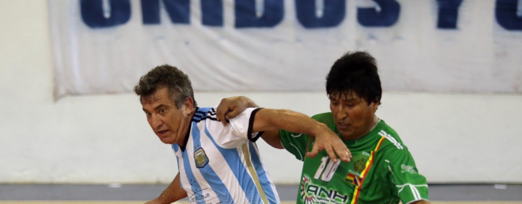 Evo Morales jug al ftbol y recibi Honoris Causa en Entre Ros