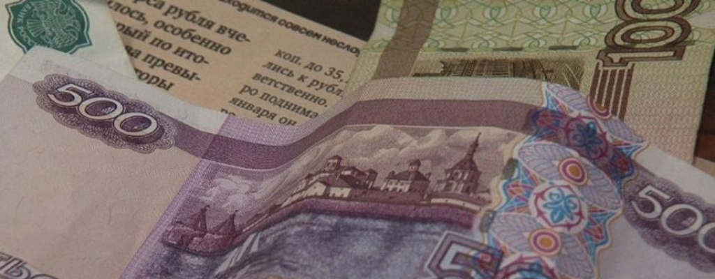 Rusia busca enfrentar la fuerte cada del precio del rublo