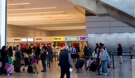 Agencias dicen que "casi no quedan lugares a�reos" hacia Argentina 