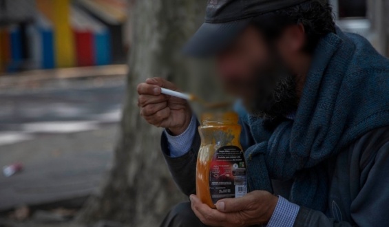 Menos ollas populares sirven la misma cantidad de porciones