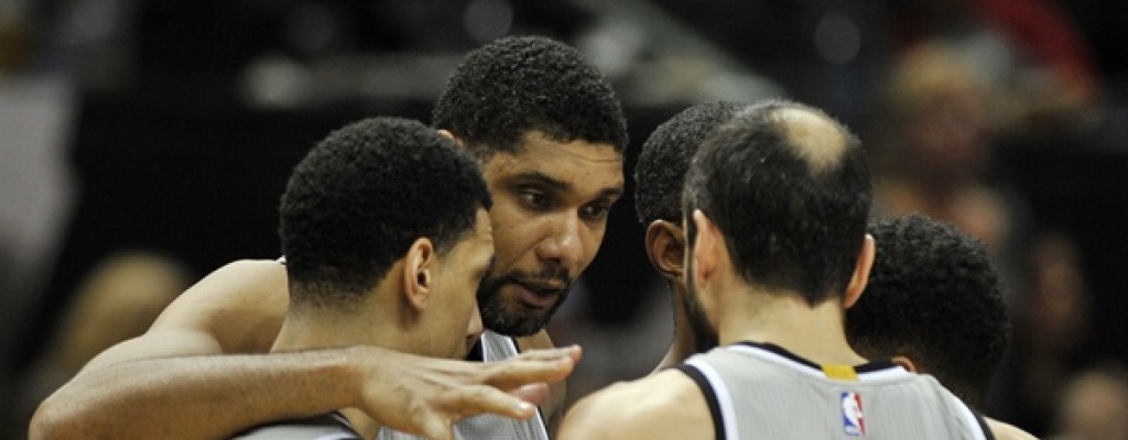 Duncan y Ginbili destacan en la victoria de los Spurs ante Houston