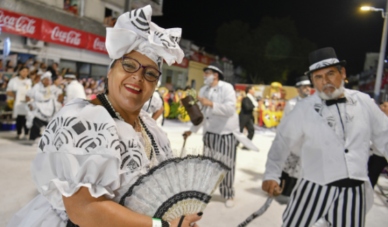 La comparsa Candongafricana fue la ganadora del Desfile de Llamadas 