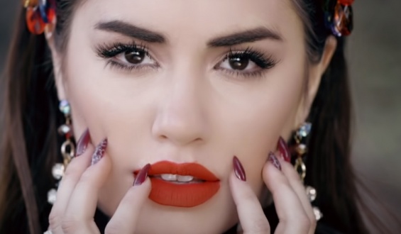 Festival "Ac� Estamos": Edil colorado dice que contrataci�n de Lali "genera votos"