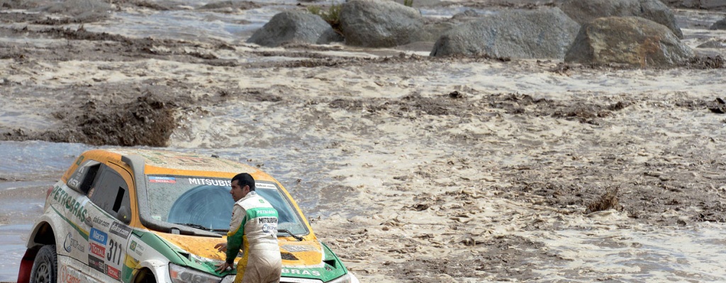 Rally Dakar 2015: Detienen a dos pilotos por da�o arqueol�gico en Chile 